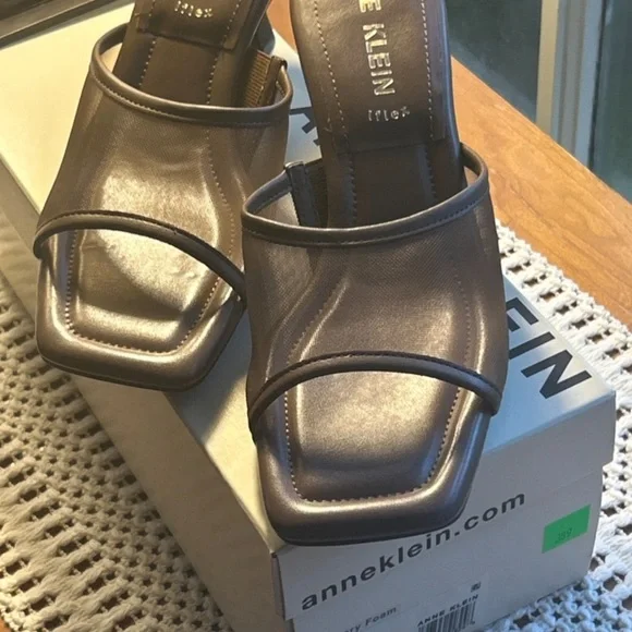 Favorite Brown Kitten Heels Brown Mesh Sandals AK Size 8 NEW IN BOX SOLDOUT NWT - Picture 13 of 16